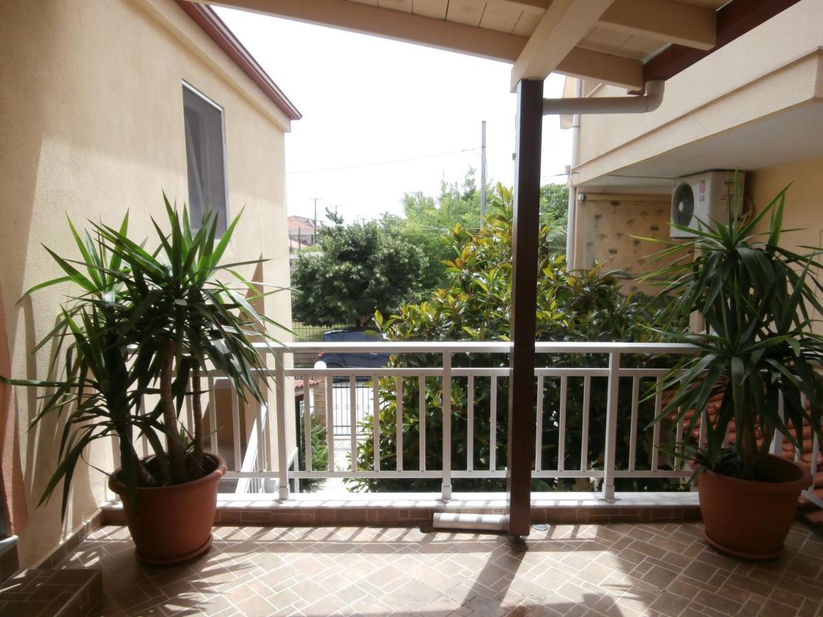 Villa Finikas Vrasná Exterior foto